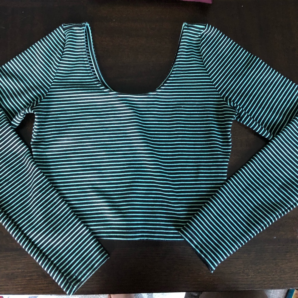 long sleeved crop top!